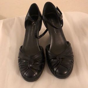 Hillary & Hansen black wedges, size 6 fairly new